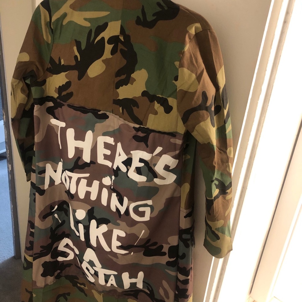 Woman’s jacket - Picture 4 of 5